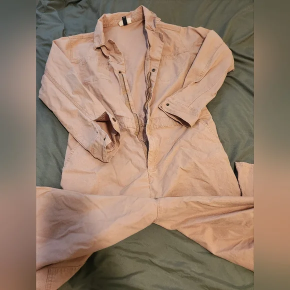 Light Pink Universal Thread Coverall - Picture 2 of 4
